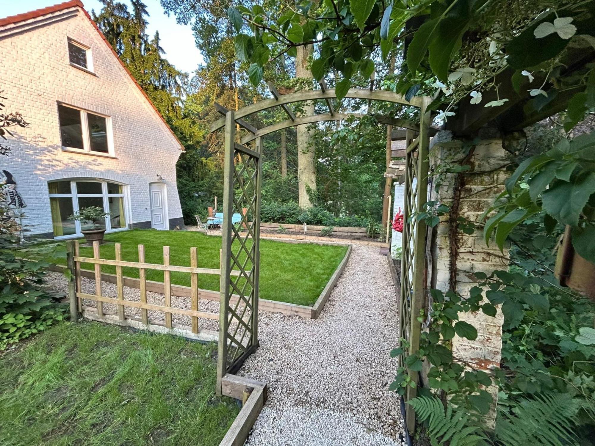 The Tile House - 2 Bedroom Just South Of Brussels Sint-Genesius-Rode